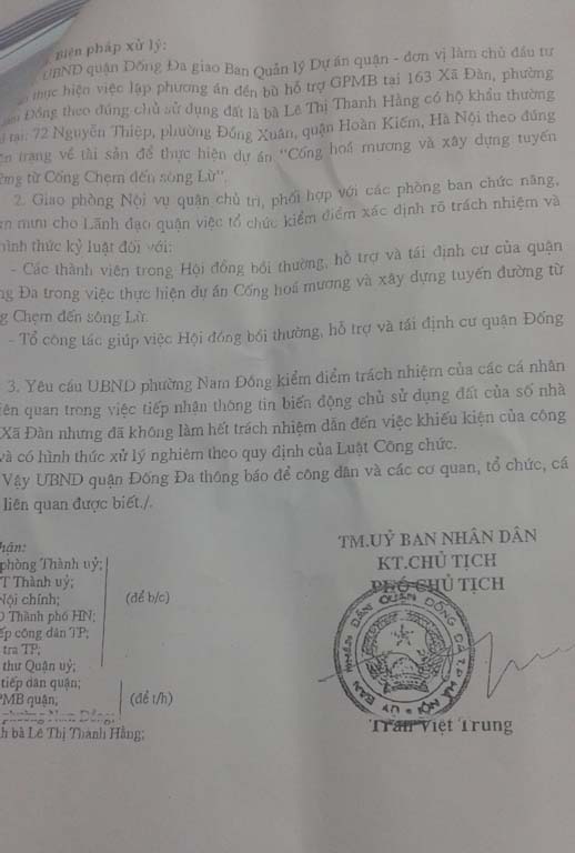 Thông báo của UBND quận Đống Đa nêu rõ biện pháp xử lý kỷ luật các cá nhân liên quan. Ảnh: Minh An