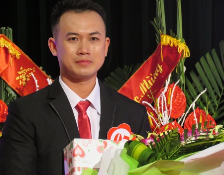 Điều dưỡng Phạm Hồng Long (TTYT quận Dương Kinh) được BGK lựa chọn trao giải triển vọng