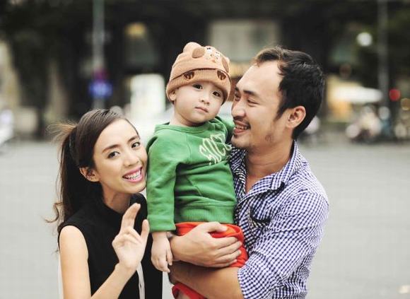 
Gia đình hạnh phúc của Thu Trang - Tiến Luật
