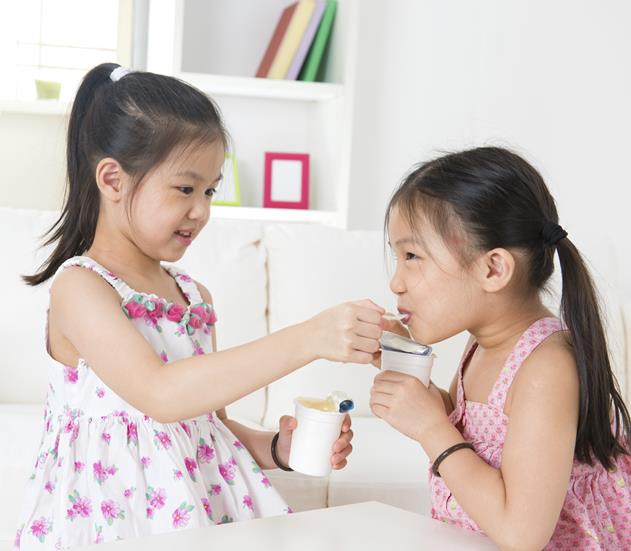 
Sữa chua dinh dưỡng có những lợi ích đặc biệt với sức khỏe của trẻ mà các loại thực phẩm khác không đáp ứng được.

