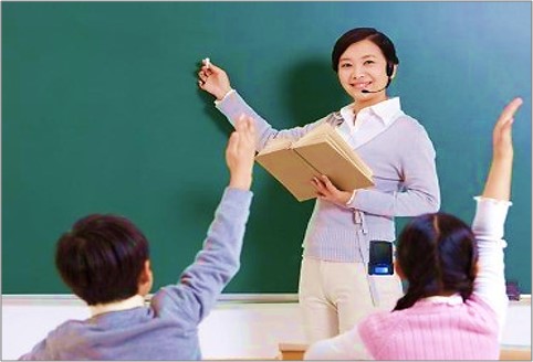 Giáo viên nên sử dụng micro hỗ trợ cho giảng dạy