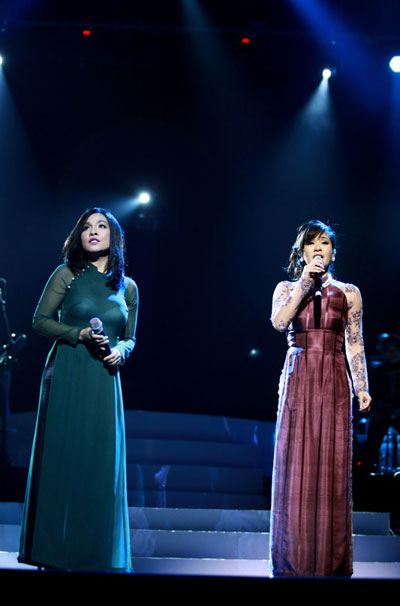 
Diva Hồng Nhung và Mỹ Linh sẽ song ca ca khúc Mời mẹ ru.

