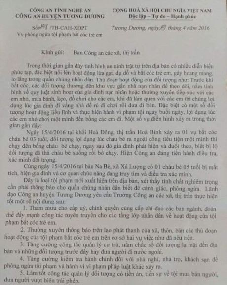 
Công an huyện Tương Dương phát đi thông báo cảnh giác trước nạn bắt cóc trẻ em. Ảnh T.L
