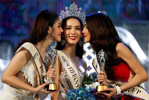 
Ba mỹ nhân giành được ngôi cao nhất trong cuộc thi hoa hậu chuyển giới lớn nhất xứ chùa Vàng
