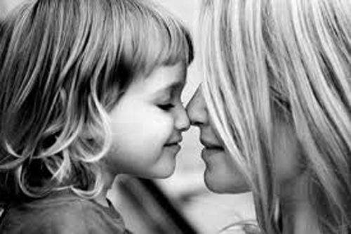 
Sự rộng lượng tha thứ và tình yêu nhẹ nhàng của người mẹ mới giúp được con
