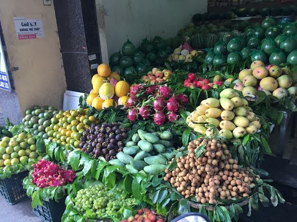 
Giá hoa quả tại các chợ ở Hà Nội tăng mạnh do ảnh hưởng của hạn hán, xâm nhập mặn
