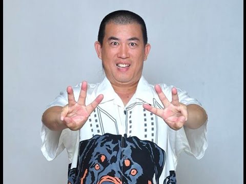 
Danh hài Nhật Cường tên đầy đủ là Võ Nhật Cường, sinh năm 1965.
