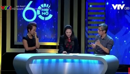 Tiến sĩ Đặng Hoàng Giang (ngoài cùng bên phải), cùng nhà báo Tạ Bích Loan và ca sĩ Thái Thùy Linh trong chương trình số 2.