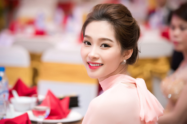 
Hoa hậu Thu Thảo
