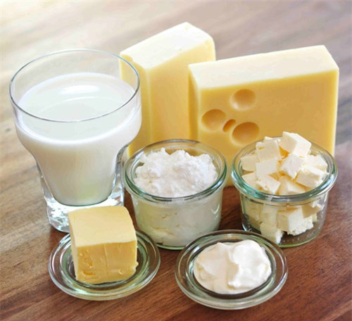 Sữa chứa nguồn canxi và protein dồi dào. (Ảnh minh họa)
