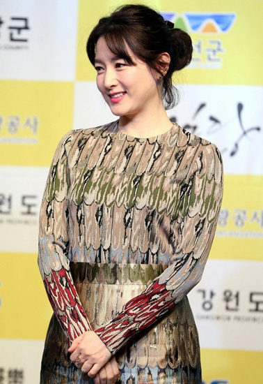 
Diễn viên Lee Young Ae
