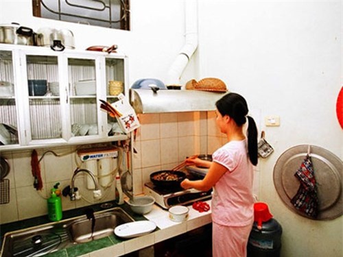 
Nhiều gia đ&igrave;nh trẻ khủng hoảng khi gi&uacute;p việc về qu&ecirc; ăn Tết
