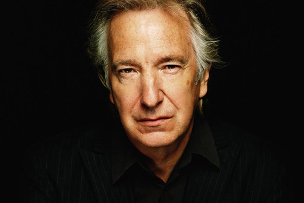 Nam diễn viên Alan Rickman.