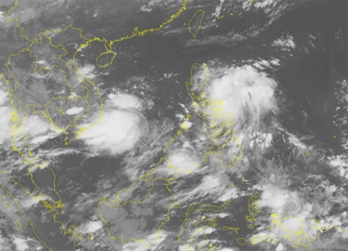 
Vùng trắng đậm gần bờ biển Việt Nam là hình ảnh của vùng áp thấp. Ảnh chụp mây vệ tinh của NCHMF.
