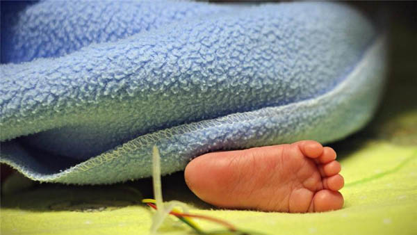 Em b&eacute; ch&agrave;o đời khi 26 tuần tuổi v&agrave; sau 3 th&aacute;ng nằm trong khoa chăm s&oacute;c đặc biệt đ&atilde; nặng 3 kg v&agrave; được xuất viện về nh&agrave;. Ảnh minh họa: EPA