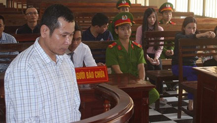 Bị c&aacute;o Ngọc tại phi&ecirc;n t&ograve;a.
