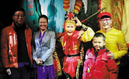 Lục Tiểu Linh Đồng trong sự kiện họp b&aacute;o gần đ&acirc;y.