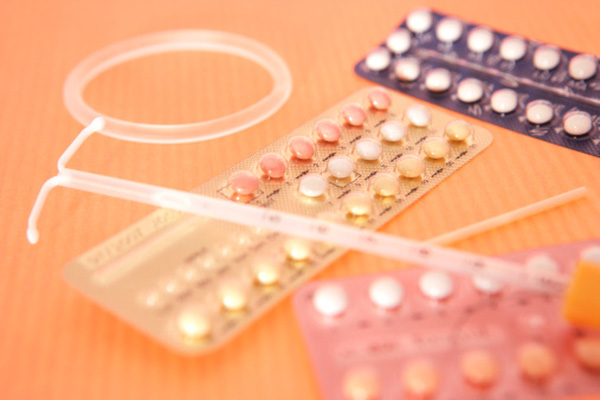 
Thuốc tránh thai hàng ngày và tiêm thuốc tránh thai là 2 trong số những biện pháp tránh thai tác động tới hormone trong cơ thể người phụ nữ. Ảnh minh họa
