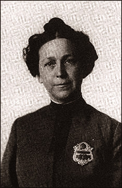 
Alice Stebbins Wells, nữ cảnh sát đầu tiên của nước Mỹ.
