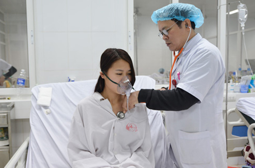 
Bệnh nhân Hạnh tại bệnh viện đa khoa Nghệ An. Ảnh: Hoàng Yến.
