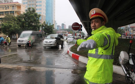 CSGT điều tiết giao thông ở Hà Nội