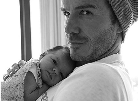 
Harper chào đời trong niềm hạnh phúc vô bờ của gia đình Beckham.
