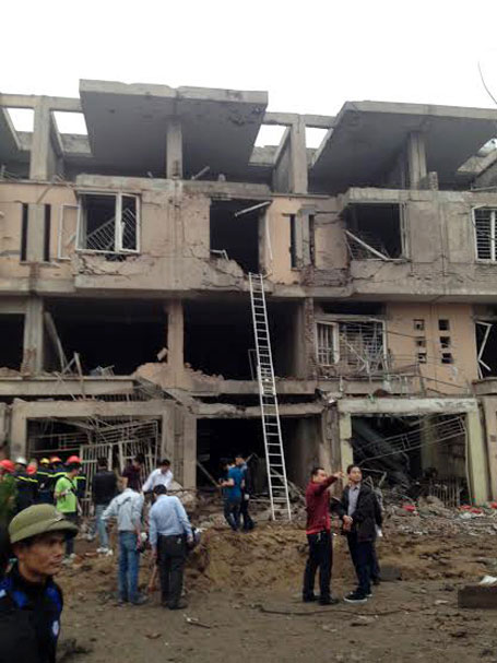 Nhà cửa ở khu đô thị Văn Phú tan hoang sau vụ nổ