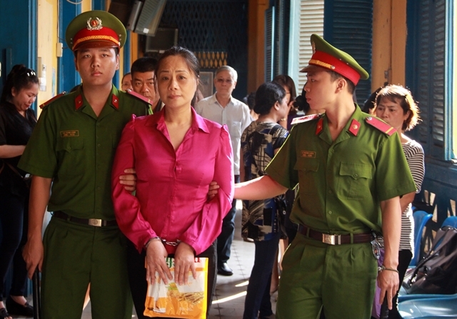 
Hoa hậu quý bà Trương Thị Tuyết Nga hầu tòa vì hành vi lừa đảo chiếm đoạt tài sản
