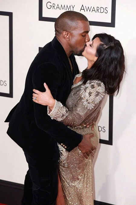 Kim Kardashian và Kanye West luôn dành cho nhau những cử chỉ lãng mạn