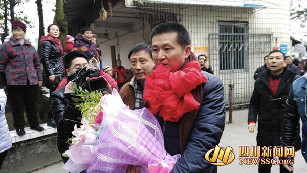 Chen Man được trở về với gia đình chỉ vài ngày trước khi Trung Quốc đón năm mới. Ảnh: newssc.org