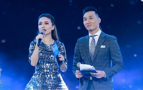 2 MC Yến Trang và Thành Trung trong đêm mở màn The Remix 2016.