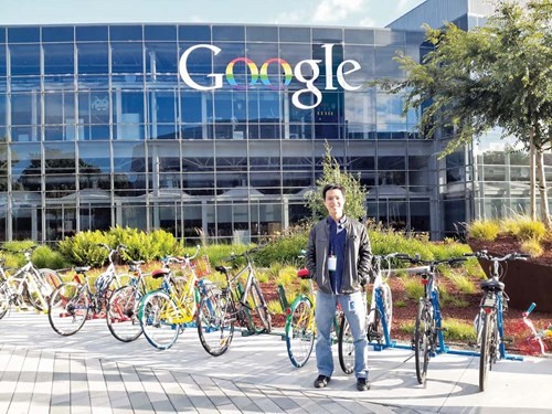 Nguyễn Minh Tú lần đầu thực tập ở Google năm 2015, khi mới là sinh viên năm thứ ba. Ảnh: CTV.