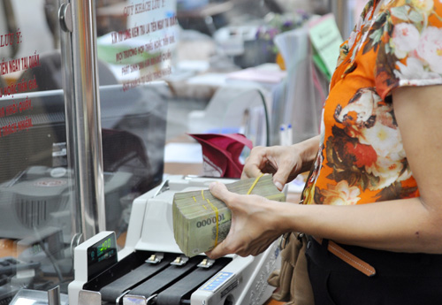Nhiều người bị ngân hàng từ chối cho vay do các thủ tục pháp lý chưa hoàn thiện. Ảnh: Anh Quân.