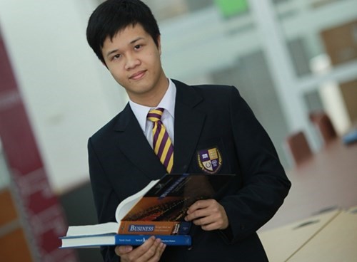 Nguyễn Hoàng Khánh là nam sinh Việt đầu tiên nhận học bổng Tiến sĩ tại đại học hàng đầu thế giới.