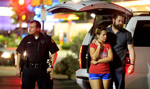 Các nhân chứng vẫn chưa hết bàng hoàng sau vụ nổ súng tại thành phố Dallas hôm 7/7 (Ảnh: Getty)
