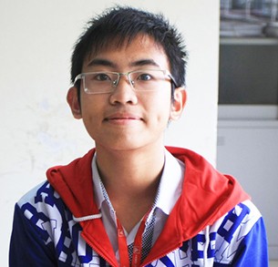 Phạm Nam Khánh mới học lớp 10, giành giải nhất môn Toán kỳ thi học sinh giỏi quốc gia 2016. Ảnh: VTC News.