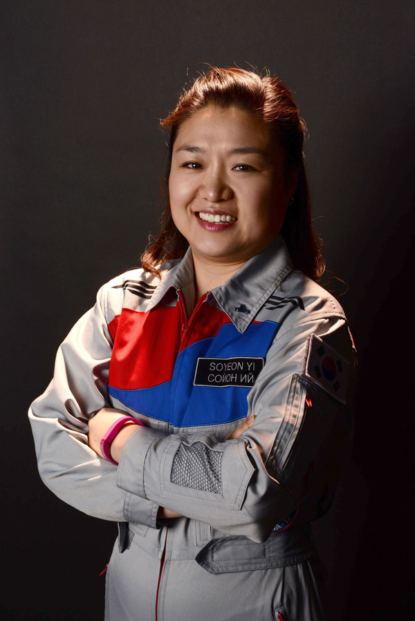 Nữ phi hành gia đầu tiên của đất nước Hàn Quốc.