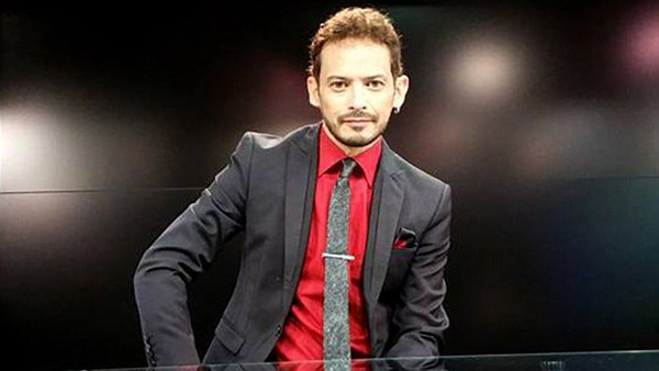 
Alejandro từng lọt top 10 The Voice phiên bản Mexico năm 2011.
