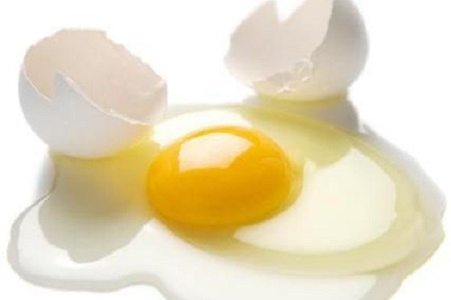 
Nhiều người có thể bị dị ứng lòng trắng trứng do dị ứng với các protein trong lòng trắng. Ảnh: Livestrong.
