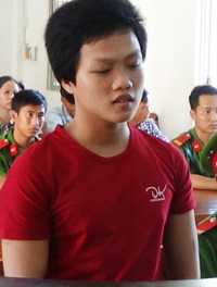 Bị cáo Nguyễn Chí Thanh. Ảnh: Minh Thi