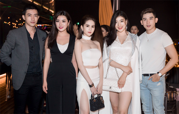 
Hoa hậu Hàn Quốc và Trung Quốc bất ngờ vì được đón tiếp nồng nhiệt tại Việt Nam.
