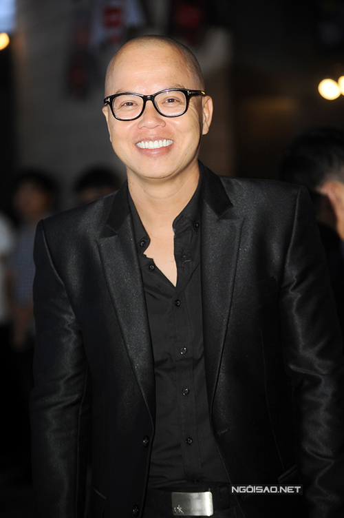 
Đạo diễn Vũ Ngọc Đãng tươi rói bởi bộ phim thu hút sự chú ý của khán giả Hà Nội.
