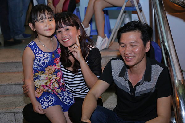 
Gia đình Lê Thị Dần - người phụ nữ nổi tiếng từ chương trình Thử thách danh hài.
