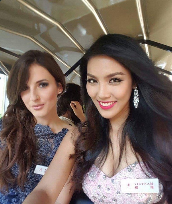 Năm 2015, Lan Khuê được quyền đại diện Việt Nam thi Hoa hậu Thế giới. Lúc này, cô đã đẹp hơn gấp bội so với quá khứ, không thua kém khi sánh vai dàn người đẹp quốc tế.