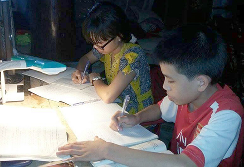 Tiếng trống học đêm góp phần nâng cao ý thức tự giác học tập ở nhà của nhiều học sinh trên địa bàn. Ảnh: Đức Hùng