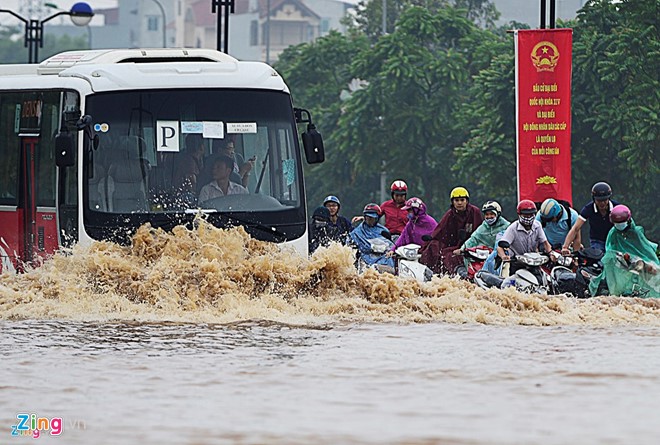 Hà Nội bị ngập nặng sau mỗi trận mưa lớn. Ảnh: Lê Hiếu
