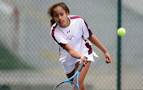 Tennis là một trong những môn thể thao yêu thích của Malia Obama. Ảnh chụp năm 2012. Ảnh:REX Shutterstock.