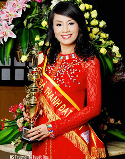 Hoa hậu quý bà Trương Thị Tuyết Nga bị cáo chiếm đoạt số tiền hàng triệu USD của đối tác.