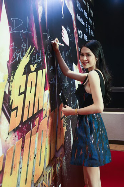 
Tối 29/6, Thu Vũ đi xem phim mới của Lee Min Ho. Đây là lần đầu tiên cô tham dự sự kiện say scandal nói tiếng Anh dở gây bão trên mạng.
