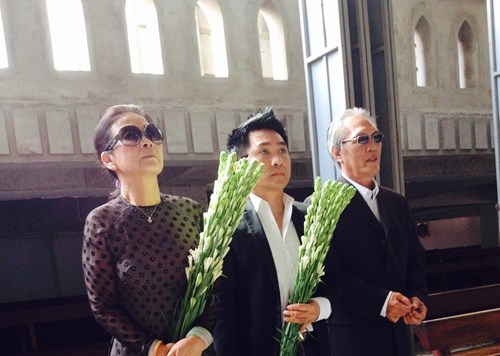 Ca sĩ Khánh Ly, ông Nguyễn Hoàng Đoan và ca sĩ Quang Thành tại một nhà thờ tại TP.HCM - Ảnh: ca sĩ Quang Thành cung cấp